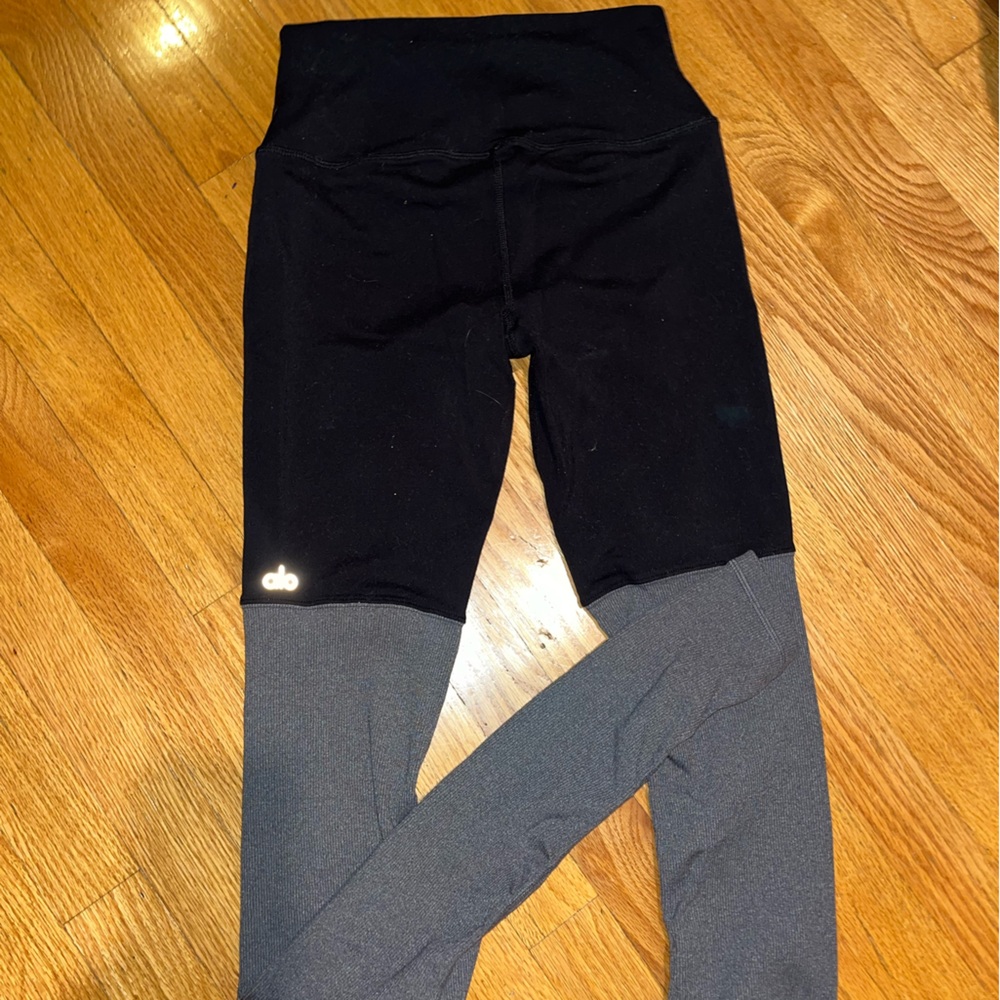 Alo Yoga black and grey leggings size small